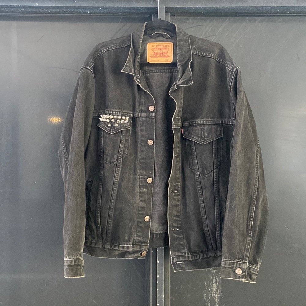 VINTAGE 1990s GRUNGE LEVIS DENIM JACKET